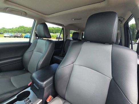 Used 2024 Toyota 4Runner SR5 Premium w/ Moonroof Package RWD image 23