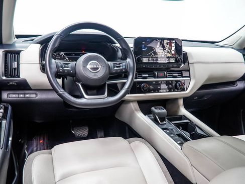 Used 2022 Nissan Pathfinder SL w/ SL Premium Package FWD image 16