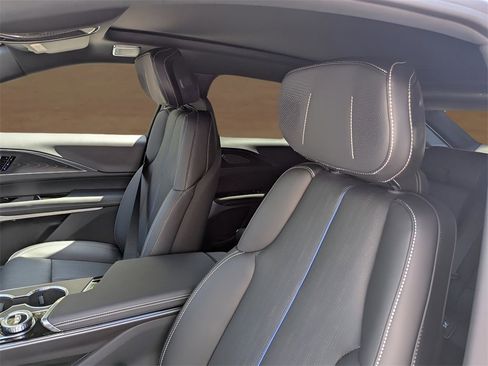 New 2026 Cadillac Lyriq Premium Luxury image 8