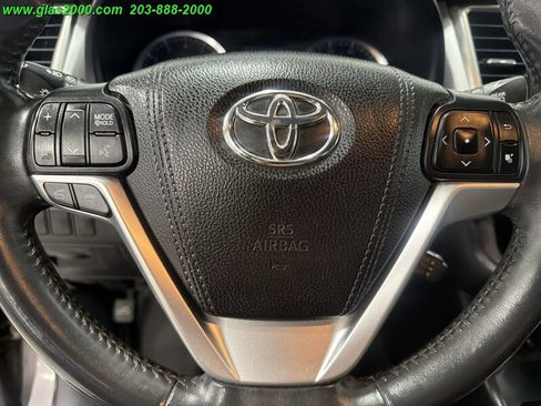 Used 2016 Toyota Highlander XLE AWD/4WD image 22