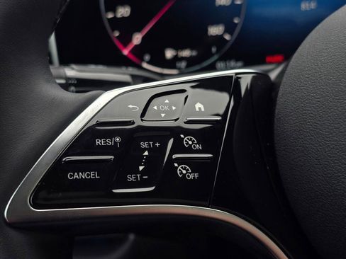 Used 2025 Mercedes-Benz E 350 4MATIC Sedan image 44