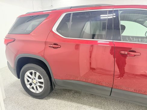 Used 2020 Chevrolet Traverse LT image 9