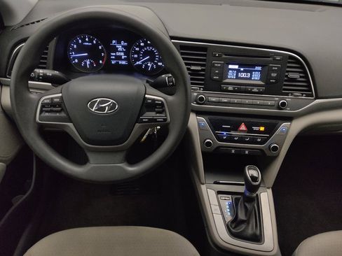 Used 2017 Hyundai Elantra SE image 22