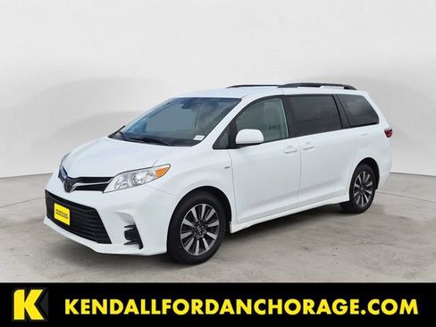 Used 2019 Toyota Sienna LE AWD/4WD image 1