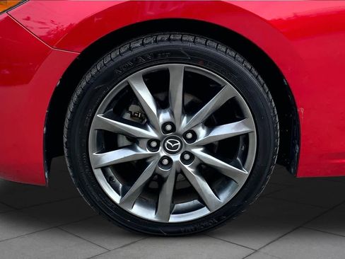 Used 2018 MAZDA MAZDA3 Grand Touring w/ Premium Equipment Package FWD image 11