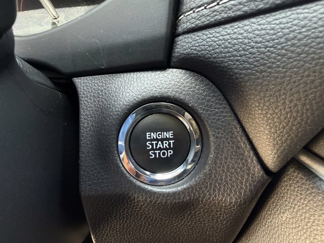 Used 2025 Toyota RAV4 XLE FWD image 23