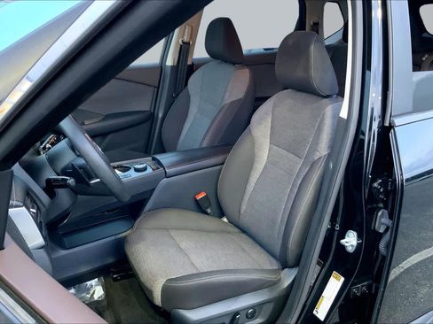 Used 2023 Nissan Rogue SV AWD/4WD image 7