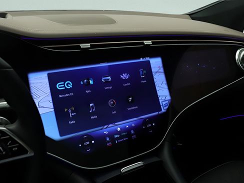 Certified 2023 Mercedes-Benz EQS 580 4MATIC Sedan image 9