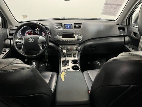 Used 2011 Toyota Highlander SE image 17