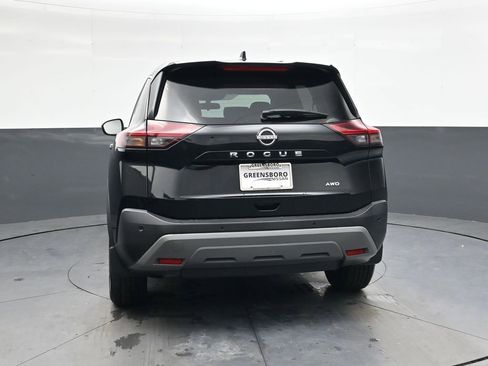 Used 2023 Nissan Rogue S image 5