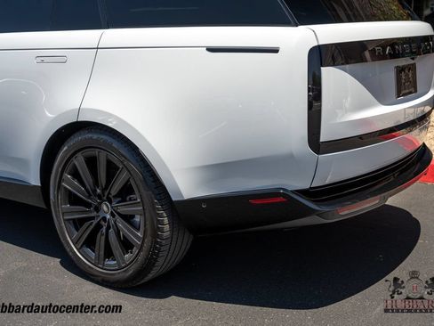Used 2025 Land Rover Range Rover Long Wheelbase SE AWD/4WD image 40