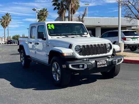 Certified 2024 Jeep Gladiator Sport w/ Premium Package image 10