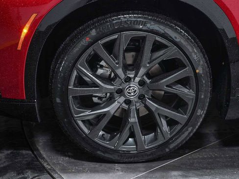 New 2025 Toyota Crown Signia image 4