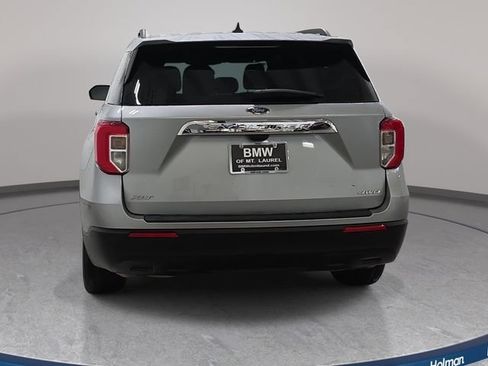 Used 2023 Ford Explorer XLT AWD/4WD image 7