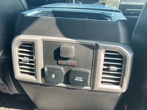 Used 2017 Ford F150 Platinum w/ Equipment Group 701A Luxury AWD/4WD image 23