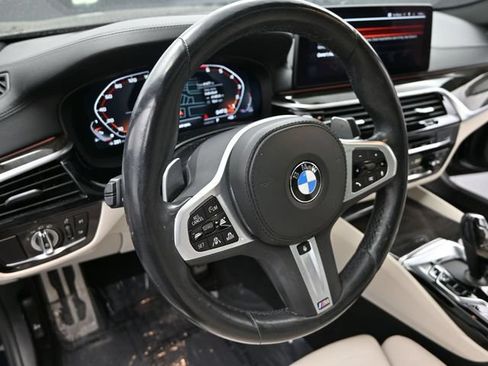 Used 2023 BMW M550i xDrive w/ Dynamic Handling Package AWD/4WD image 13