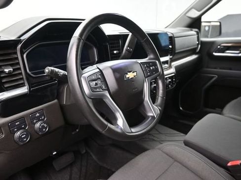 Used 2023 Chevrolet Silverado 1500 LT AWD/4WD image 18