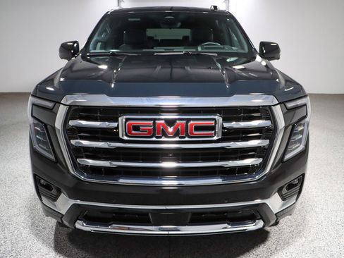 Used 2025 GMC Yukon XL Elevation w/ Elevation Premium Package image 4