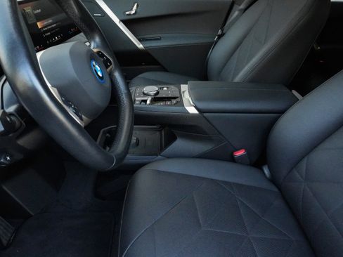Used 2024 BMW iX xDrive50 w/ Sport Package AWD/4WD image 11