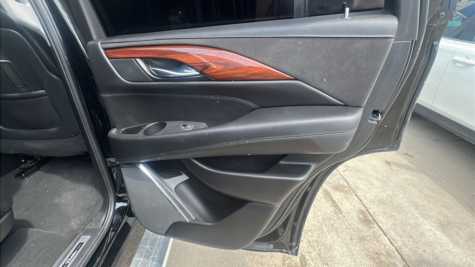 Used 2015 Cadillac Escalade Premium AWD/4WD image 18