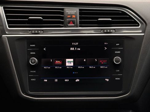 Used 2019 Volkswagen Tiguan SE w/ Panoramic Sunroof Package image 18