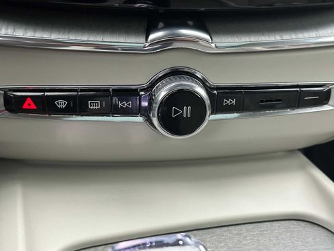 Used 2025 Volvo XC60 B5 Ultra w/ Protection Package Premier image 29