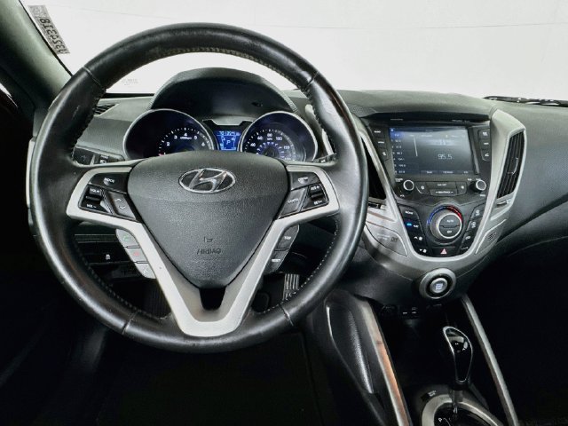 Used 2017 Hyundai Veloster Value Edition FWD image 10