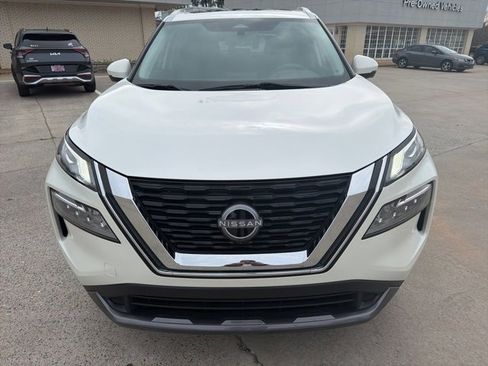 Used 2023 Nissan Rogue SL image 3