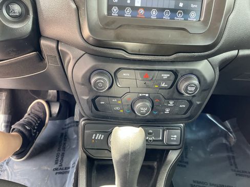 Used 2021 Jeep Renegade Sport AWD/4WD image 17