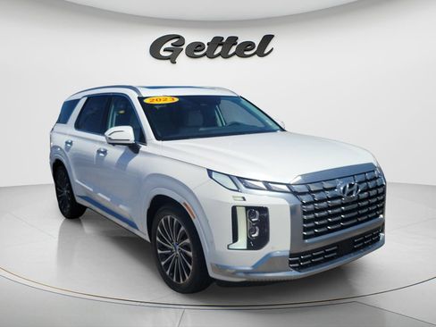 Used 2023 Hyundai Palisade Calligraphy FWD image 3