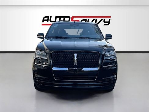Used 2023 Lincoln Navigator L Reserve image 2