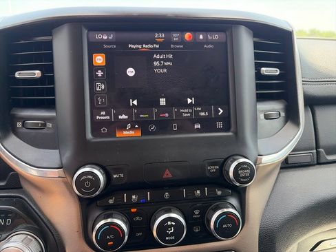 Used 2022 RAM 1500 Laramie AWD/4WD image 13