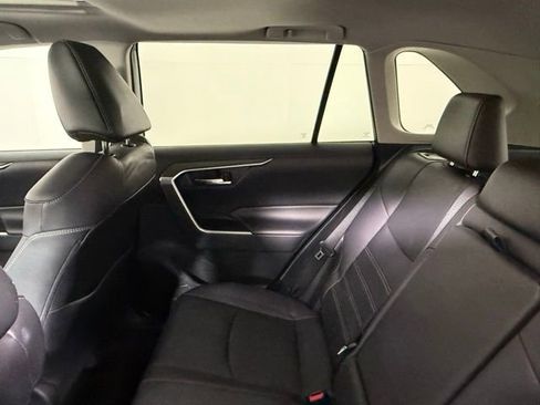 Used 2019 Toyota RAV4 XLE Premium image 35