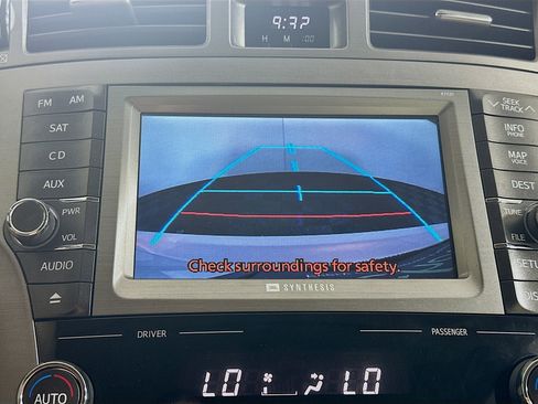 Used 2012 Toyota Avalon Limited image 22