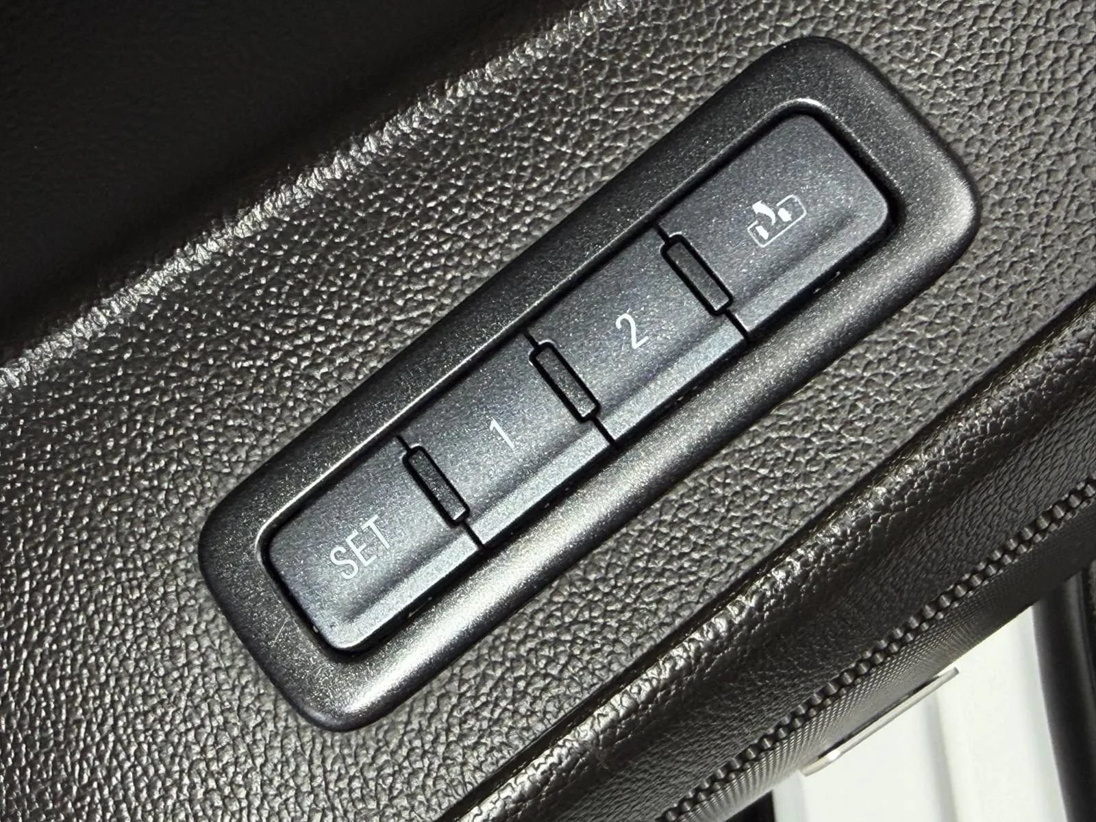 Used 2017 GMC Yukon SLT RWD image 31
