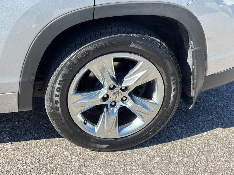 Used 2014 Toyota Highlander Limited Platinum AWD/4WD image 10
