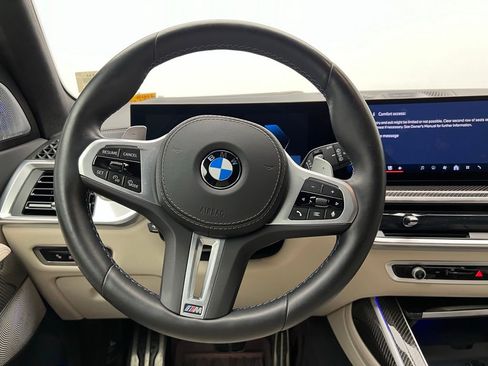 Certified 2025 BMW X7 M60i AWD/4WD image 19
