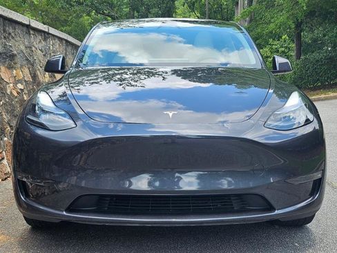 Used 2024 Tesla Model Y Long Range RWD image 6