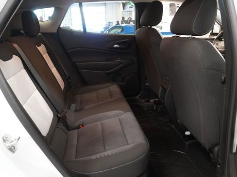 Used 2024 Chevrolet Trax LS w/ LS Convenience Package image 28