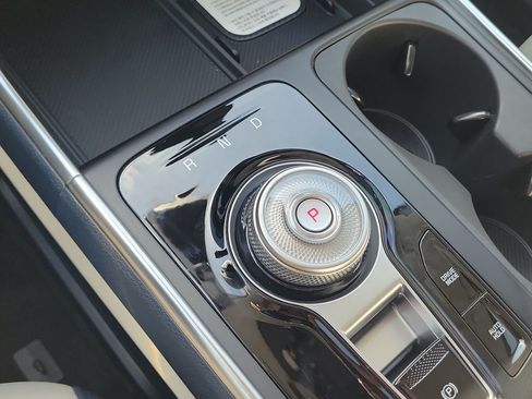 New 2026 Kia Carnival EX FWD image 34