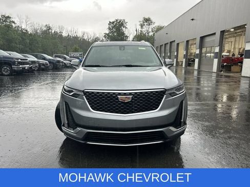 Used 2025 Cadillac XT6 Luxury FWD image 7