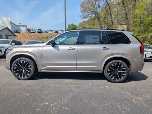 New 2026 Volvo XC90 T8 Ultra w/ Protection Package AWD/4WD image 3