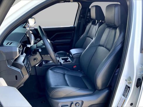 Used 2025 Toyota 4Runner Limited AWD/4WD image 8