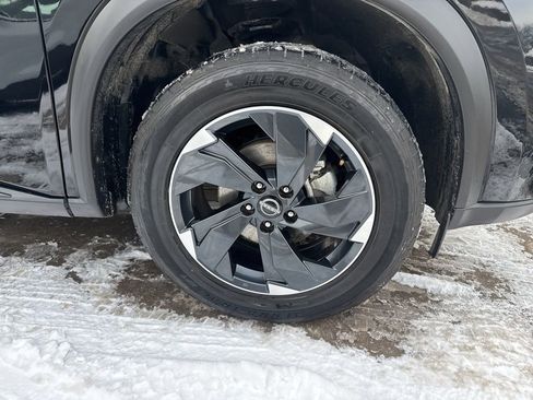 Used 2024 Nissan Rogue SV image 48