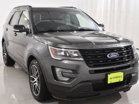 Used 2017 Ford Explorer Sport w/ Equipment Group 401A AWD/4WD image 4