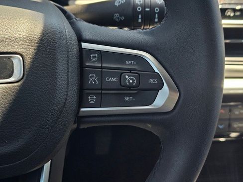 Certified 2025 Jeep Compass Limited AWD/4WD image 31