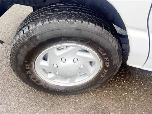 Used 2014 Ford E-350 and Econoline 350 Super Duty RWD image 21