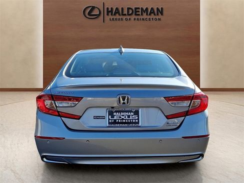 Used 2021 Honda Accord Touring image 6