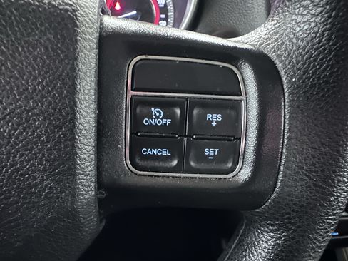 Used 2019 Dodge Journey SE FWD image 45