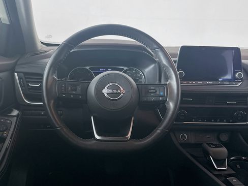 Used 2023 Nissan Rogue SV w/ SV Premium B Package FWD image 18